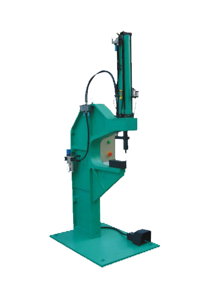 Air-Hydraulic Radiator Clinching Machine for Round Material Fixing