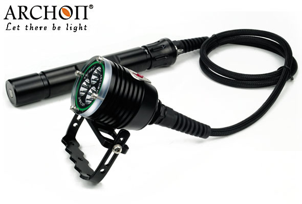 Super Bright Hot Sale LED Diving Flashlight CREE LED Waterproof 100 Meters Wh36