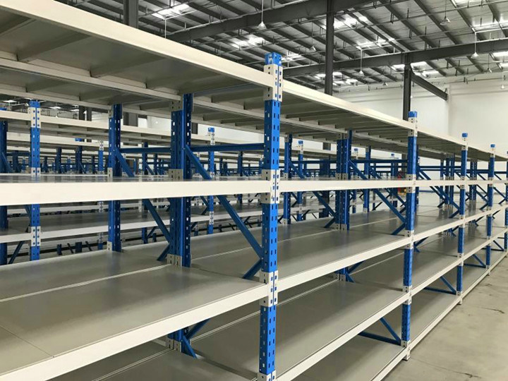 Warehouse Storage Medium Duty Metal Shelf with Steel Decking