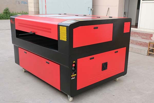 1300X900mm 150W 1.5mm CO2 Steel Laser Cutting Machine