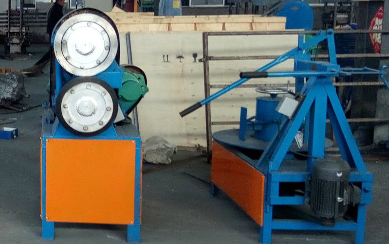 Factory Manufacturing Tyre Cutting Recycling Machine