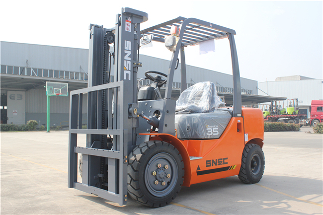 Diesel Forklift 3.5t 3m- 7m Reach Height Forklift