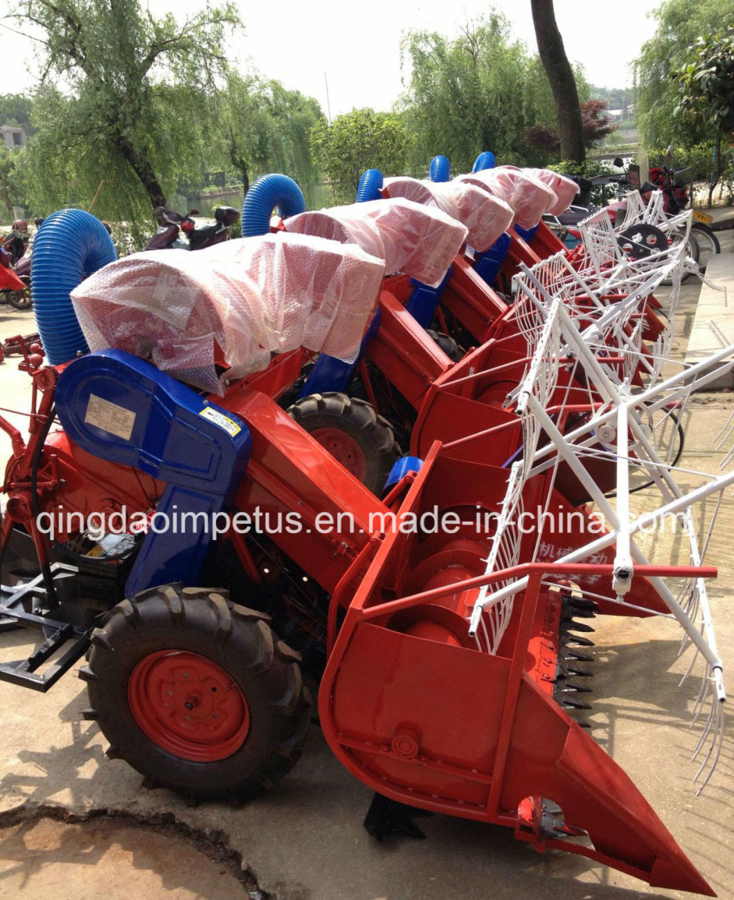 China Factory Supply High Quality 120cm Mini Rice Combine Harvester