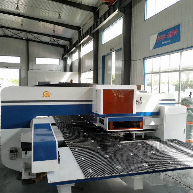 China Mechanical CNC Turret Punch Press Machine