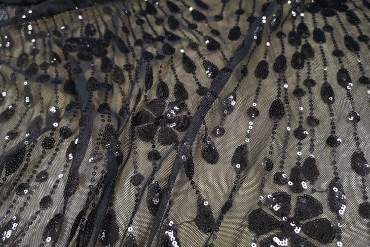 Tecido de malha sexy bordado de lantejoulas pretas personalizadas Sexy Custom Black Sequin Embroidered Mesh Fabric