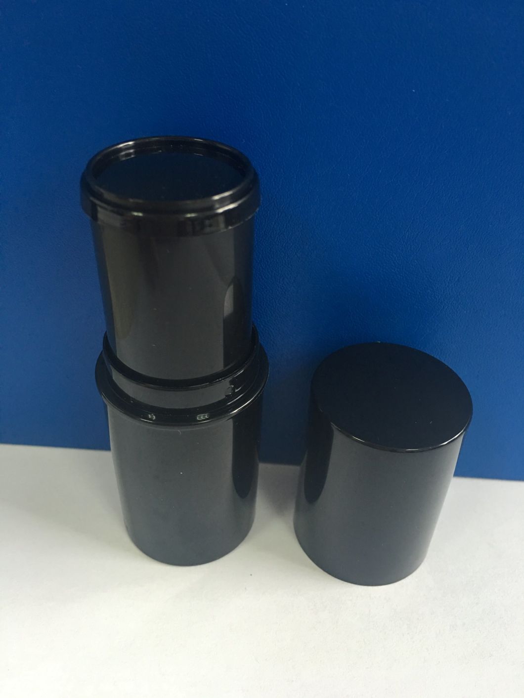 Round Plastic Stick Foundation Container Sf-124