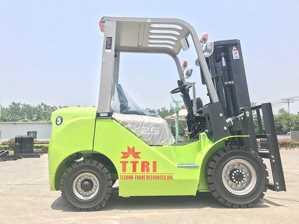 6m Height 2.5t Diesel Forklift with Bale Clamp