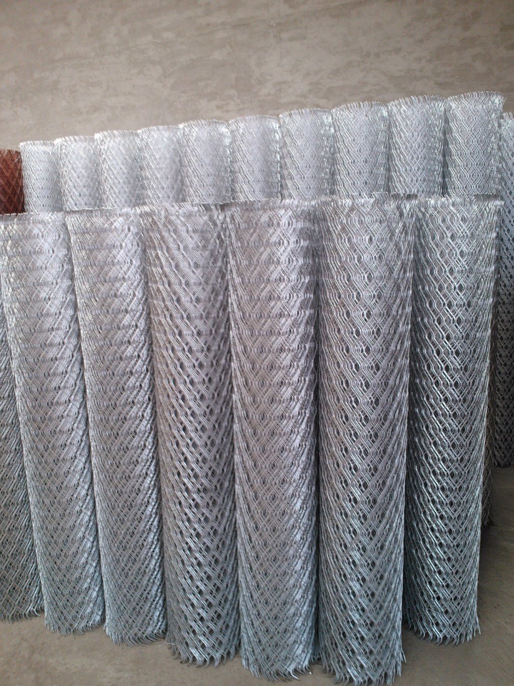 Low Carbon Steel Diamond Expanded Metal Wire Mesh Panel Sheet