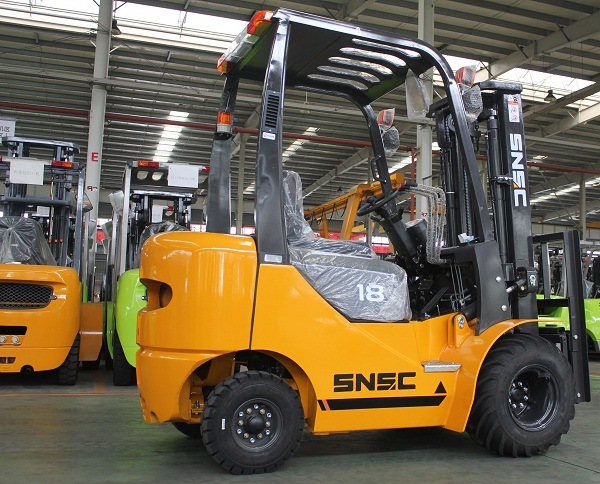 Snsc 1.8 Ton Diesel Forklift with Rotating Clamp