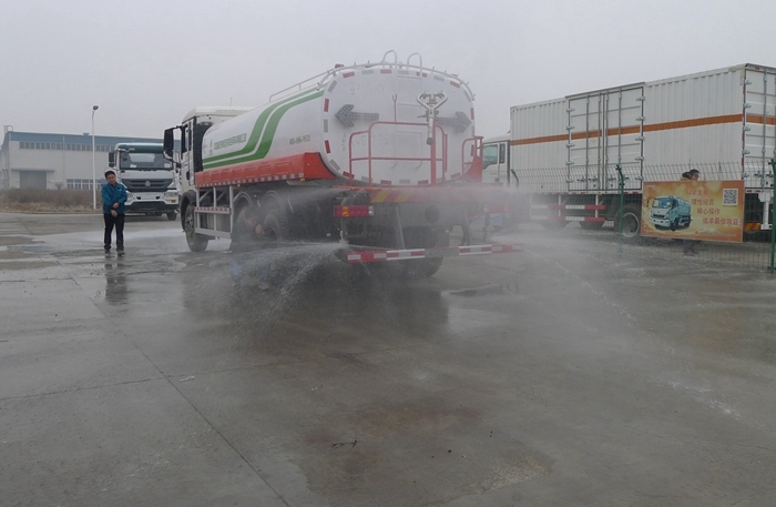 China Trailer Manufacture 20000liters Water Tank Truck Price for Sale