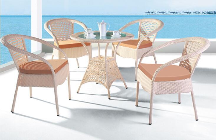 Rattan Outdoor Furniture Patio Outdoor Dining Table and Chairs Metal Outdoor Furniture UV Resisitant Outdoor Furniture