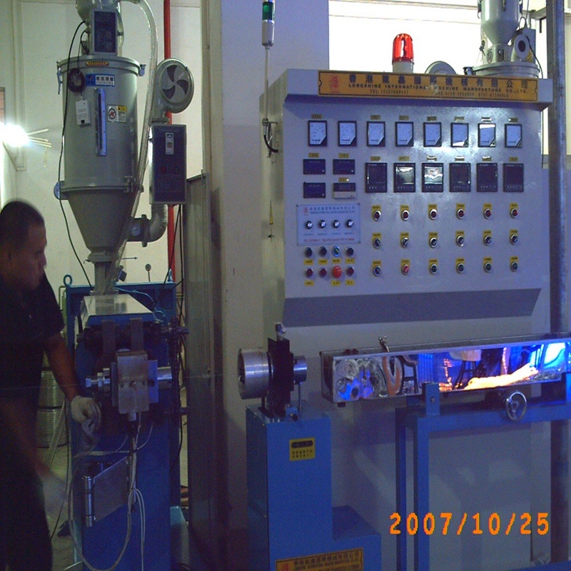 Whole Production Line Plastic Extrusion Machine for Manufacturing Neon Light/Strip Lights