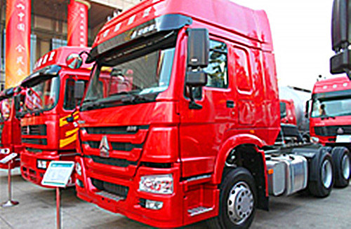 China Truck HOWO Trailer Truck Head Heavy Duty Tractor Truck
