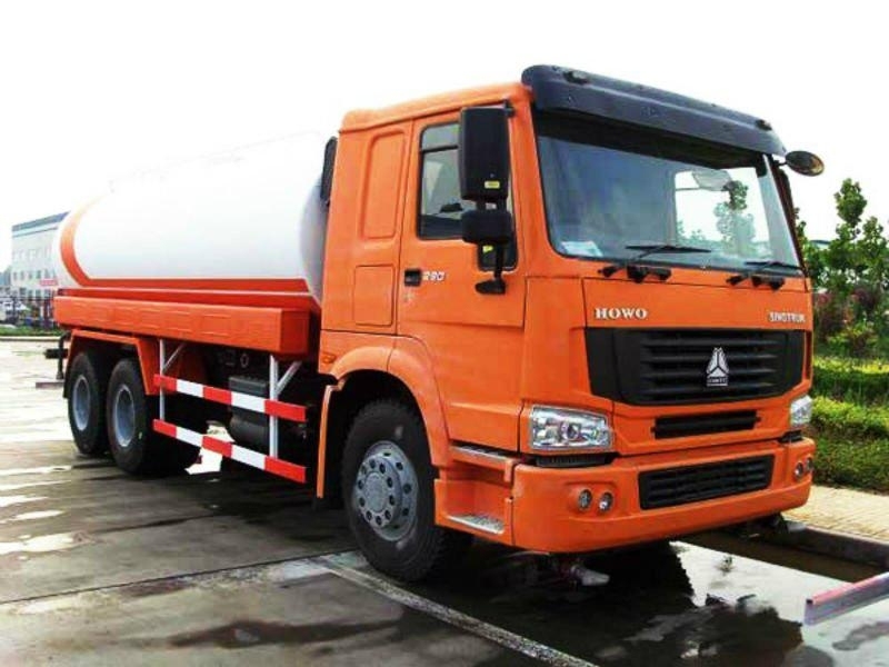 Hot Sale Sinotruk Water Tank Truck of 15t