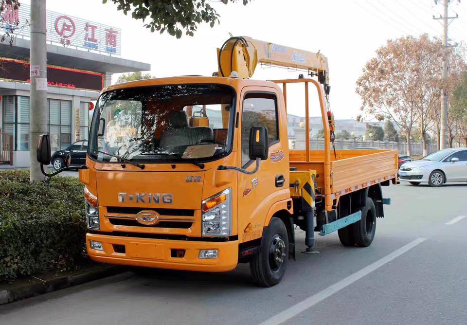 T-King 4X2 Telescopic Boom 3t 4t Crane Truck for Sale