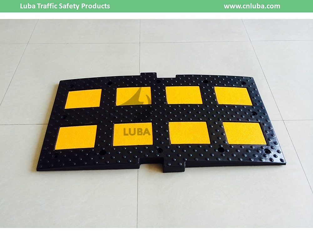 Good Quality Heavy Duty Reflective Speed Hump (LB-JT06)