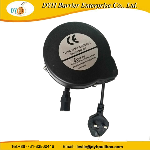 Hot Sale China Supplier 5m 3c Retractable 110V Cable Reel