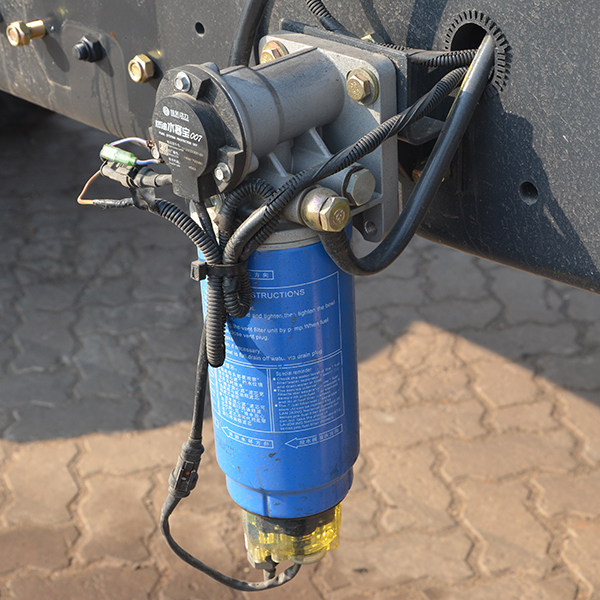 612600081294 Truck Engine Spare Parts Weichai Fuel Filter Water Separator