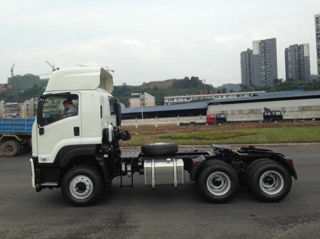 China Made Isuzu 6X4 10 Wheel Tractor Truck for Sale