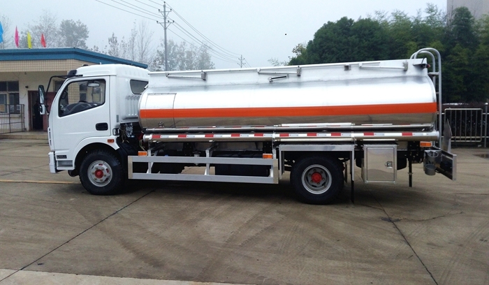 Dongfeng 4X2 Aluminum Alloy 7000 Liters Fuel Refueling Tanker Truck