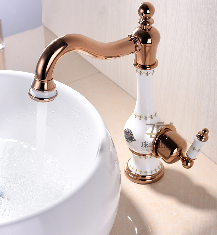 New Design Ceramic Single Handle Antique Basin Faucet (ZF-610-1)