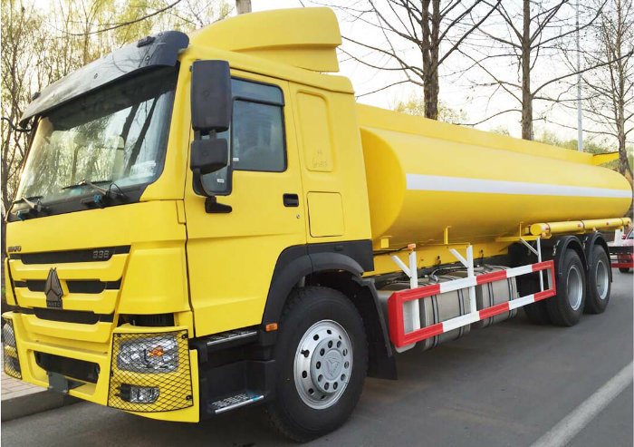 HOWO 371 HP 20000L 8X4 Water Sprinkler Tank Truck