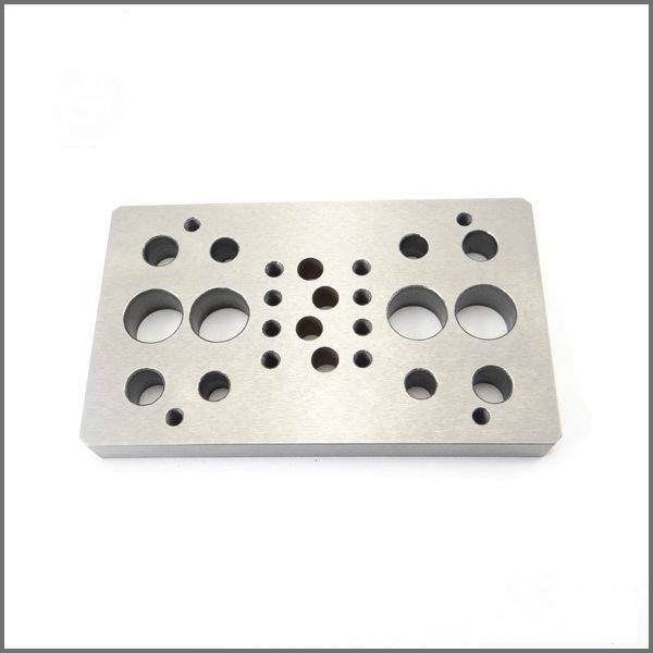 High Quality CNC Machining Steel Plate Stamping Spare Auto Part