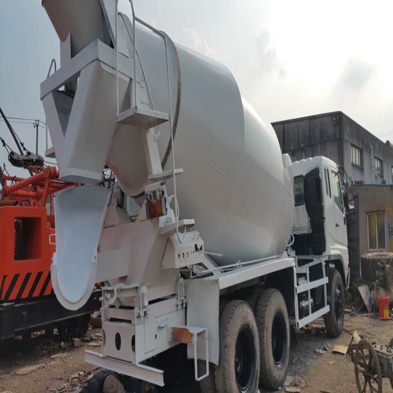 Used Fuso Mixer Truck Repainted White Color Used Concrete Mixer Truck