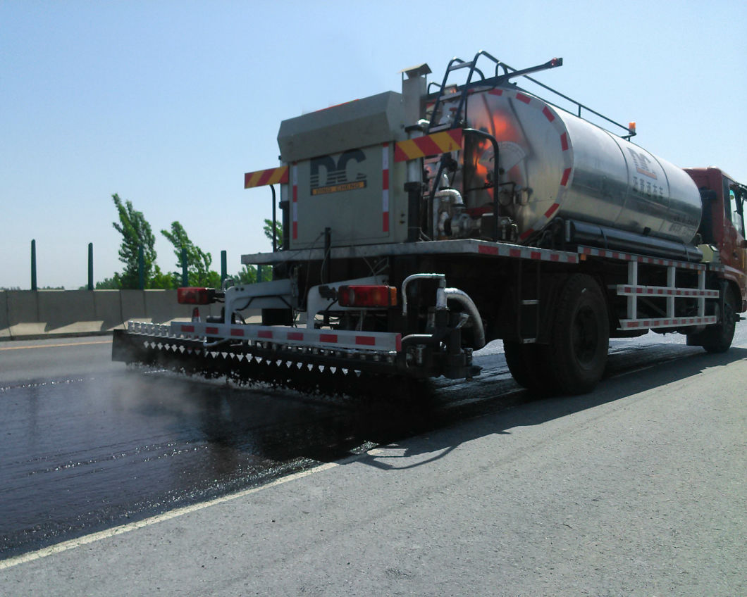 Intelligent Asphalt Distributor Spraying Bitumen Sprayer Truck for Road Construction