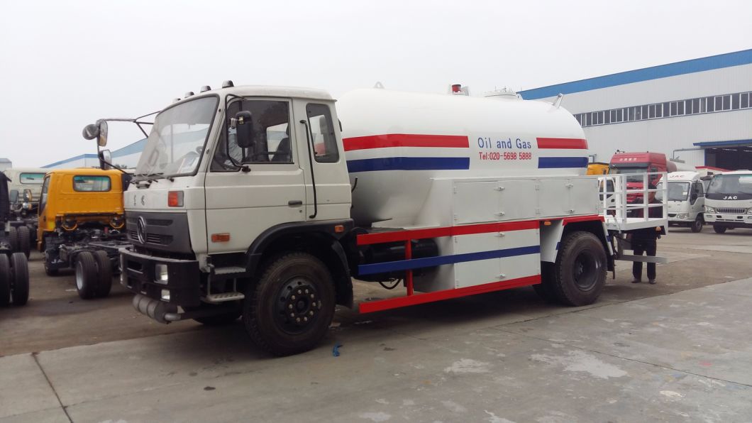 Cheap Price 4X2 6 Wheel 5cbm 10ton HOWO LPG Bobtail with Dispenser