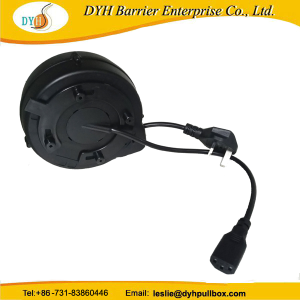 Hot Sale China Supplier 5m 3c Retractable 110V Cable Reel