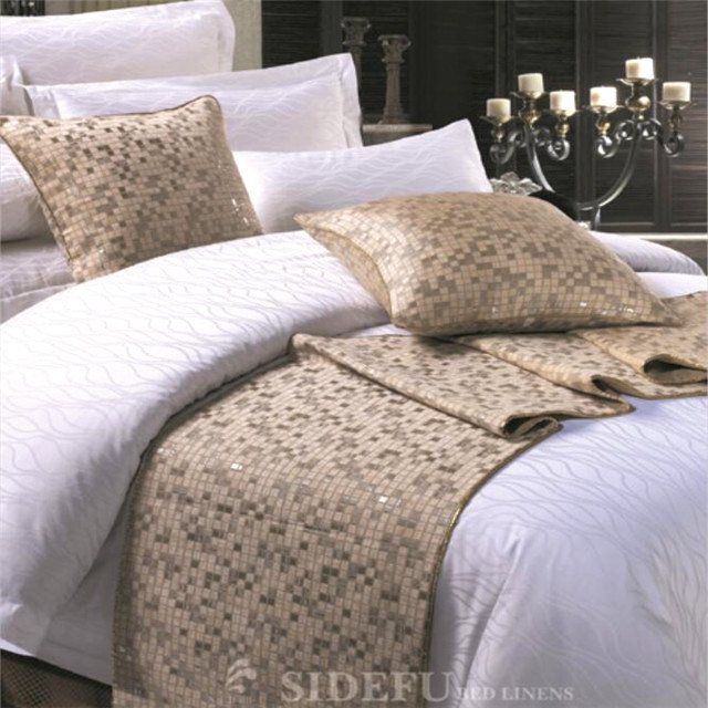 China Famous Hotel Supplier OEM Satin Bed Sheet Bedding Set