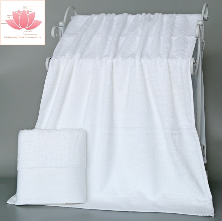 Manufacturer Customized 100% Cotton Luxury Hotel Towel/Bath Towel/Face Towel/Hand Towel/Beach Towel