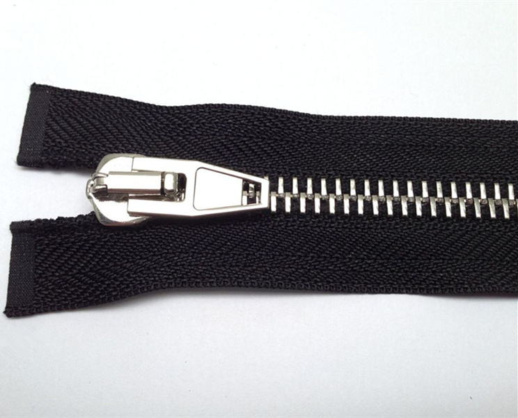 Wholesale Metal Zipper with Shiny Europe Teeth/Fancy Puller