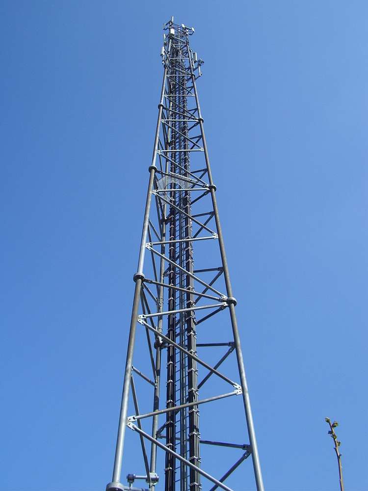 3 Legged Steel Tube Telecommunication Tower