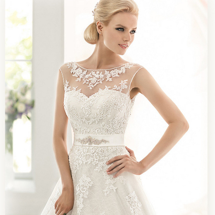 Luxury A Line Bateau Sweetheart Neckline Lace Wedding Dress