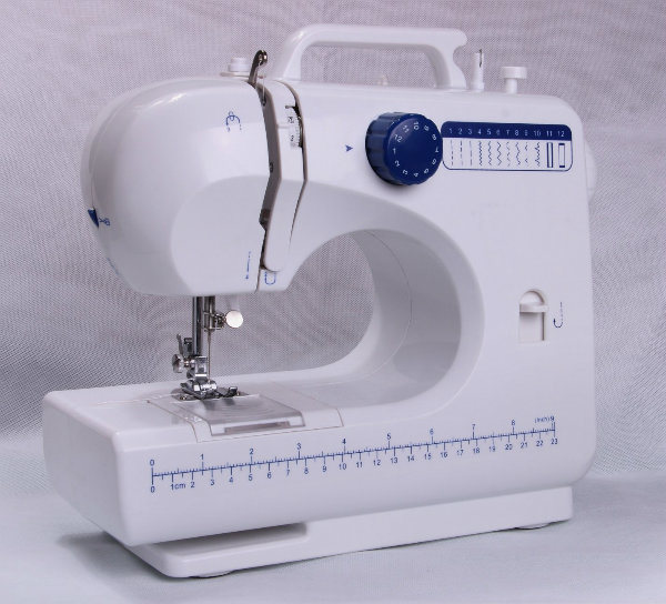New Mini Household Electrical Buttonhole Sewing Machine (fhsm-506)