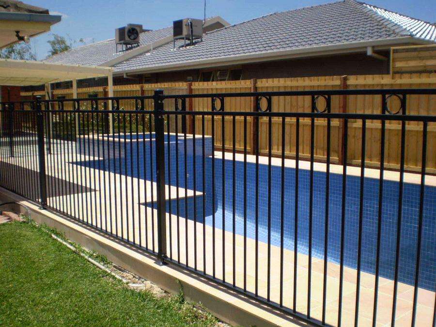 Swimming Pool Fence/Temporary Fence Panels/Metal Fence Post