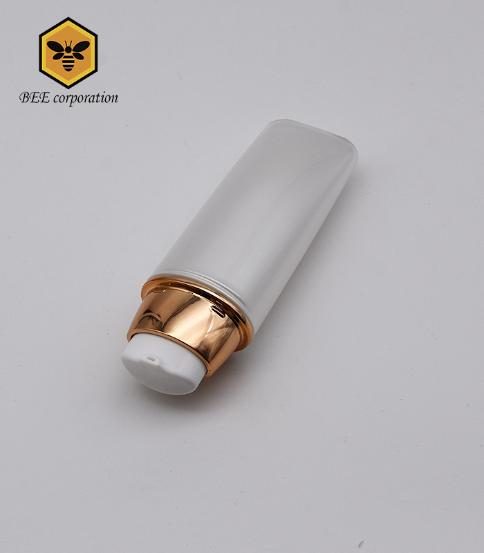 Acrylic Cosmetic Plastic Bottle Tube for Skincare Packaging (BUG-35)