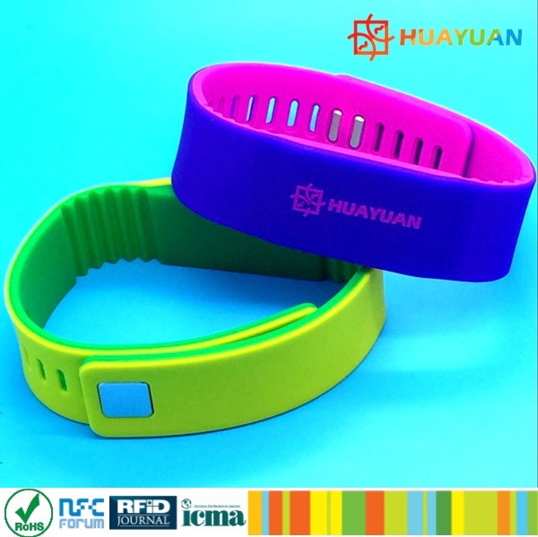 Free samples available ISO14443A RFID HF MIFARE PLUS 2K Silicone Bracelet as promotion gift