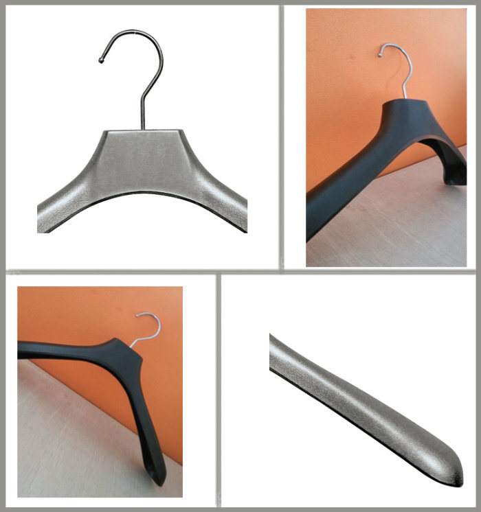 Plastic Hanger (6620-40)