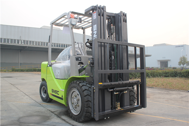 New 2017 Automatic Japan Engine 3t Diesel Forklift