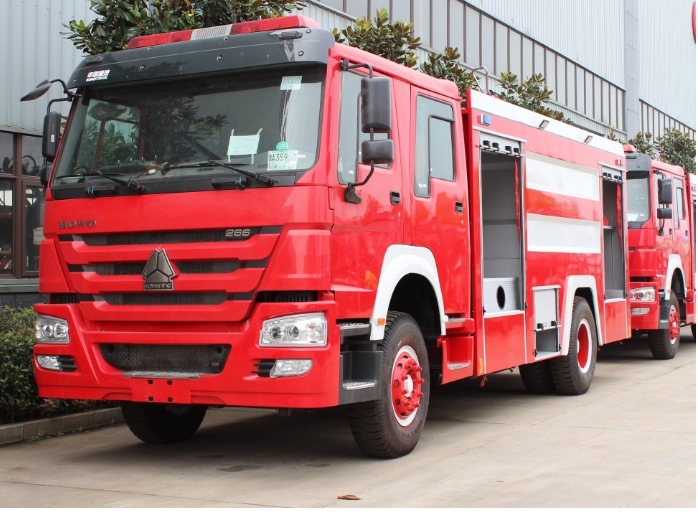 Sinotruk HOWO Foam Fire Truck / Fire Fighting Truck