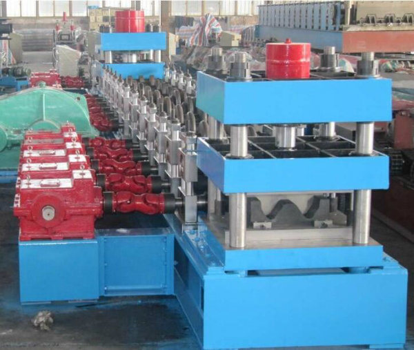 Expressway Safety Barrier Guard Rail Roll Forming Machine