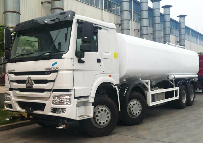 HOWO 371 HP 20000L 8X4 Water Sprinkler Tank Truck