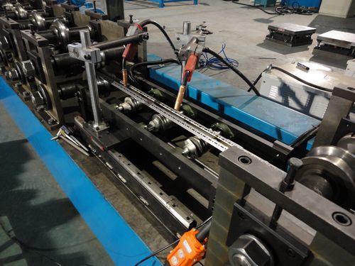 Auto Swisss Electric Cabinet Purlin Roll Forming Machine (BOSJ)