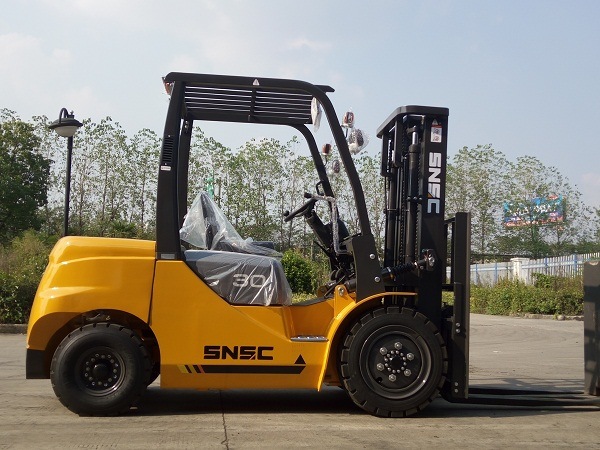 3 Ton Forklift with Rotator Clamp with Triplex Mast