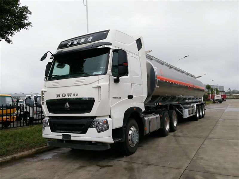 Very Cheap Sinotruk HOWO Oil Tank Truck of 35m3