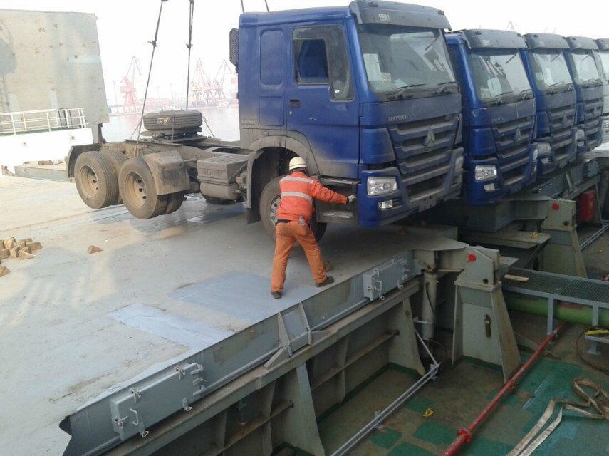 China Sino Truck Automatic Transmission Tractor Truck