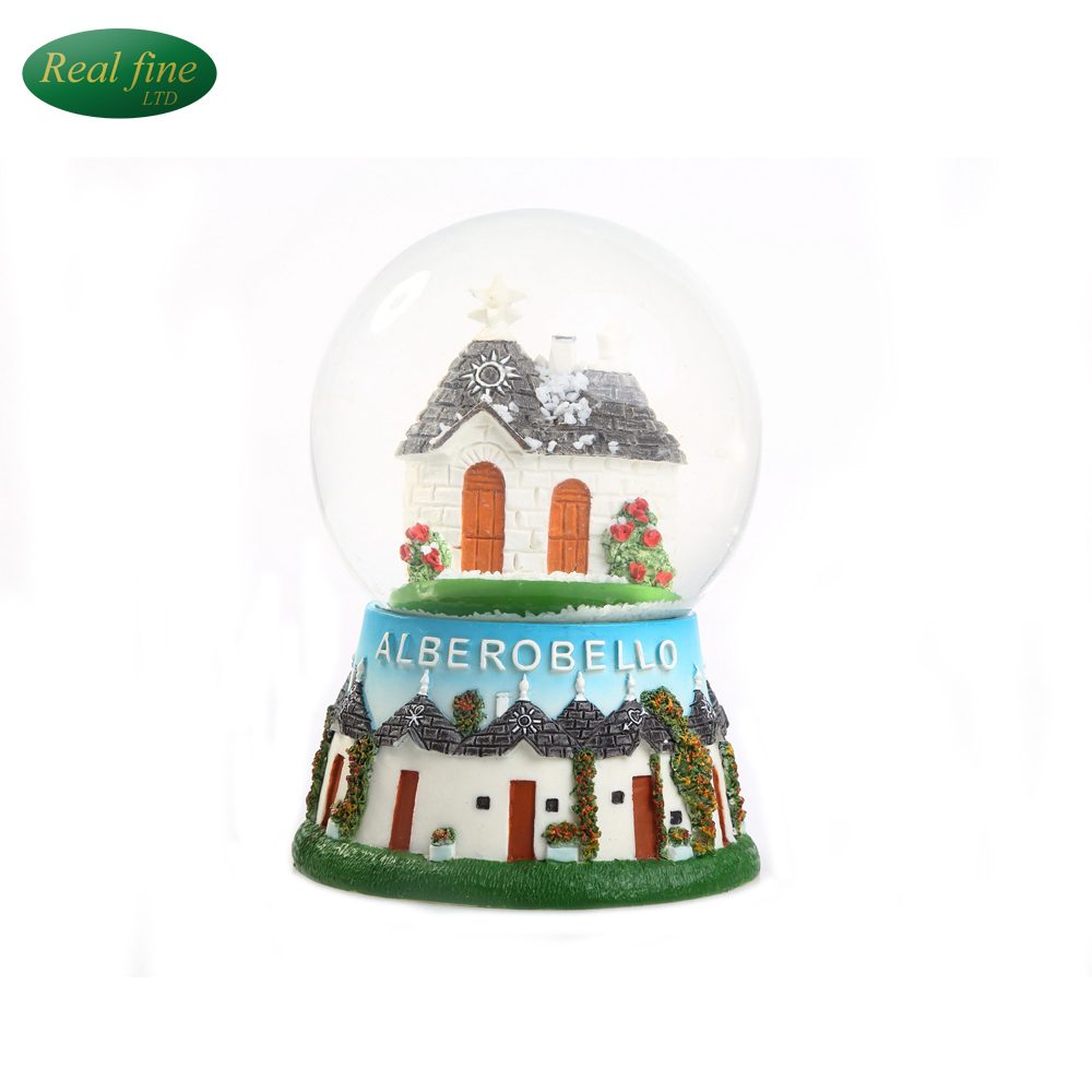 High Quality Resin Glass Snow Globe for Tourist Landscape Souvenir